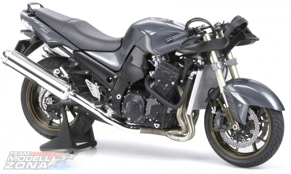 タミヤ TAMIYA 1:12 KAWASAKI ZZR1400 - YouTube