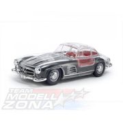 Tamiya 1:24 Mercedes-Benz 300SL Full-View makett