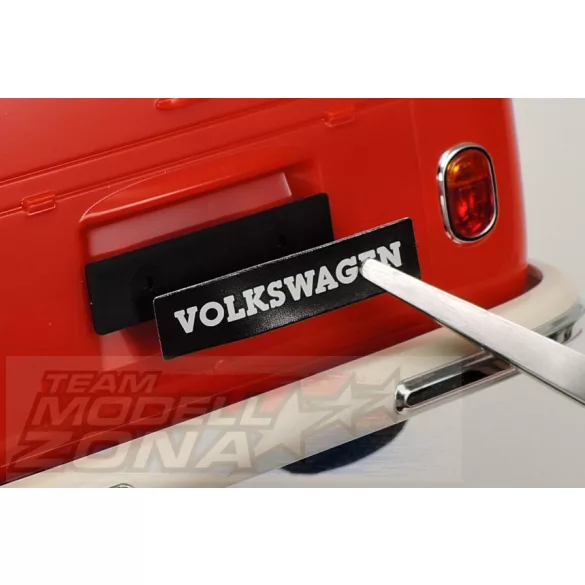 Tamiya 1/24 Volkswagen Type 2 (T1) (Red/White) összepattintós makett