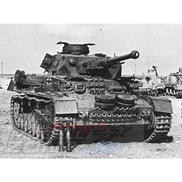 Tamiya - 1:35 Dt. Pz.Kpfw. IV Ausf.G Frühe.Prod. - makett 3 figurával