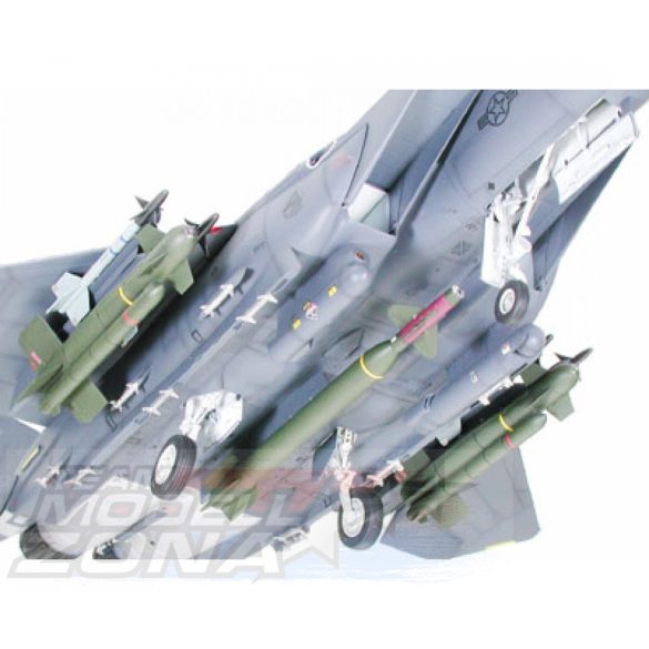 Tamiya - 1:32 F-15E Strike Eagle - makett