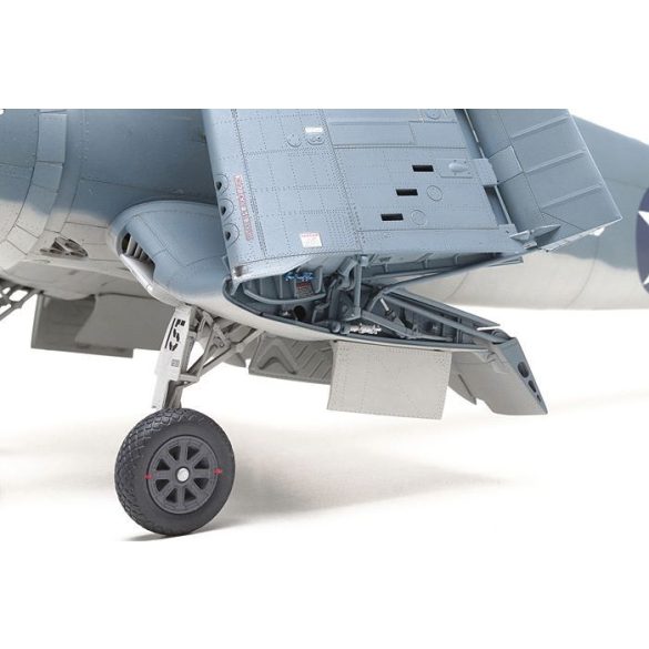 Tamiya - 1:32 Vought F4U-1 Corsair - Birdcage - makett