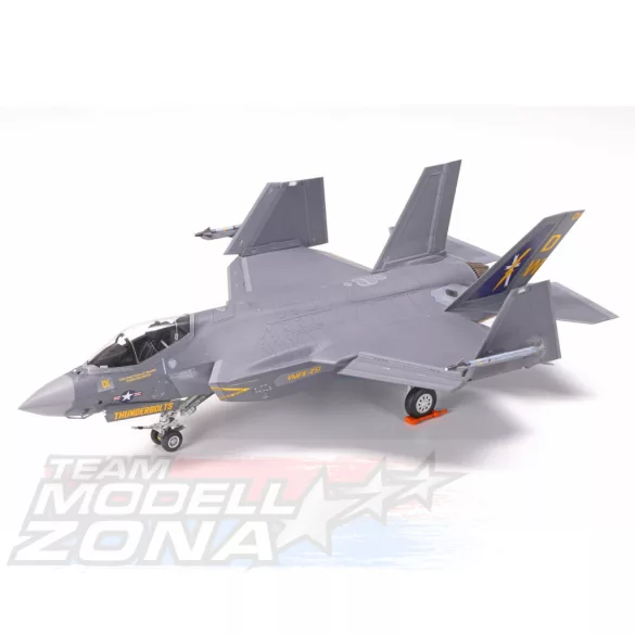 Tamiya 1:72 US F-35C Lightning II makett