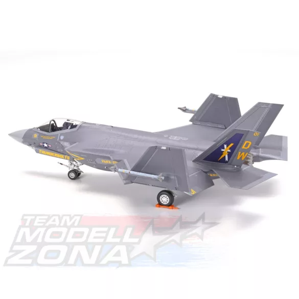 Tamiya 1:72 US F-35C Lightning II makett