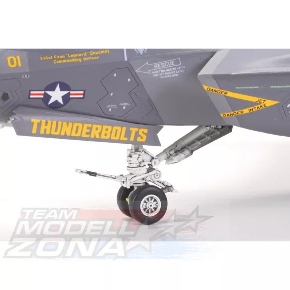 Tamiya 1:72 US F-35C Lightning II makett