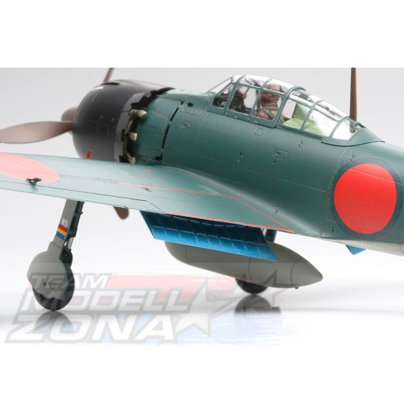 Tamiya -1:48 JPN Mitsub. A6M5/5a Zero Fighter 5 figurával - makett