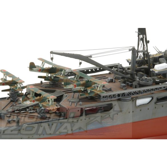 Tamiya 1:350 Japanese Heavy Cruiser Chikuma makett