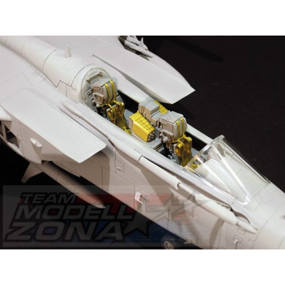 Italeri - 1:32 Tornado ECR - makett