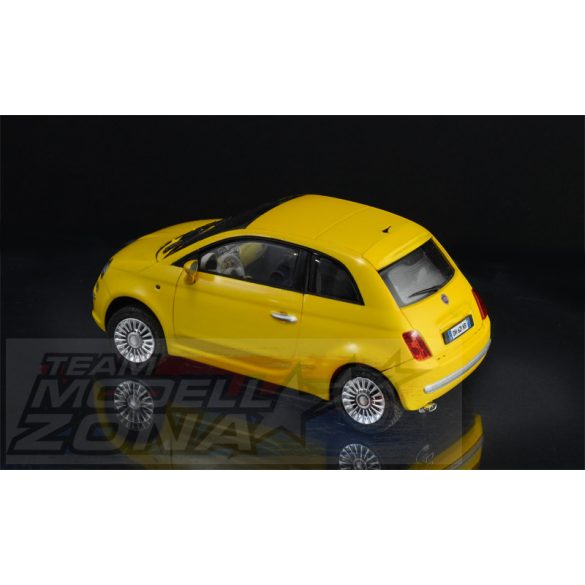 Italeri - 1:24 FIAT 500 (2007) - makett