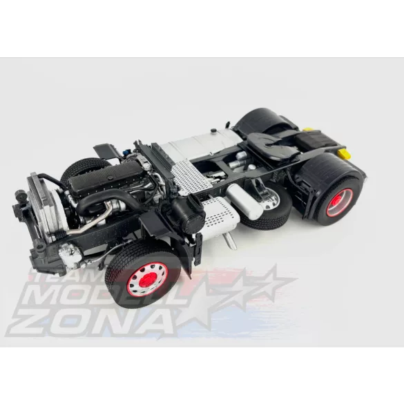 Italeri 1:24  IVECO S-WAY makett