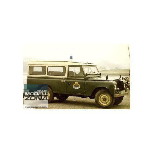 Italeri - 1:35 Land Rover 109 "Guardia Civil" - makett