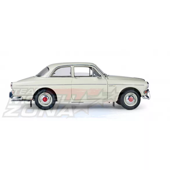 IXO - 1:8 Volvo 122S Amazon - hangos, fénnyel - fémelemekkel - prémium építőkészlet