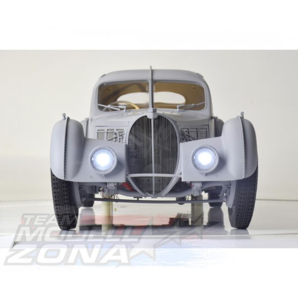 IXO - 1:8  Bugatti 57 SC - hangos - fémelemekkel - prémium építőkészlet