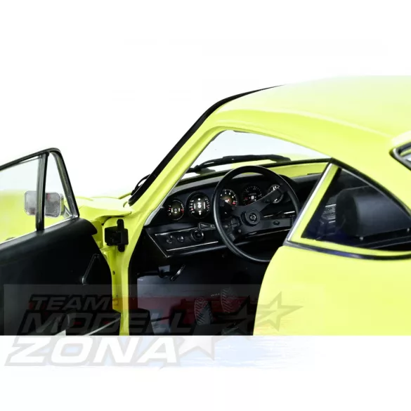 IXO 1:8 Porsche 911 RS 2.7 Yellow/ Black prémium építőkészlet