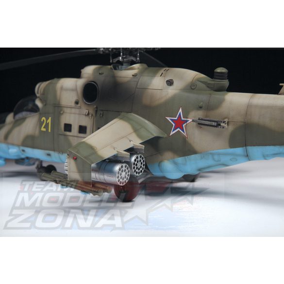 1:48 Soviet Mi-24P combat helicopterr - Zvezda