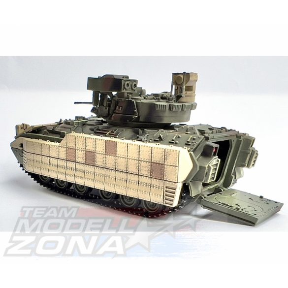 Dragon 1:72 M2A3 Bradley w/ERA (Camouflage) kész makett